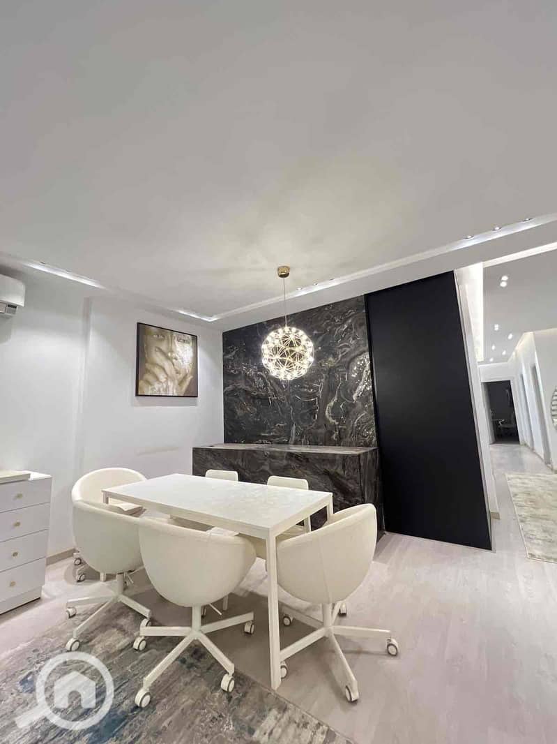 11 d7c80f35-be45-49ad-825e-72c90ee3df0d. jpg