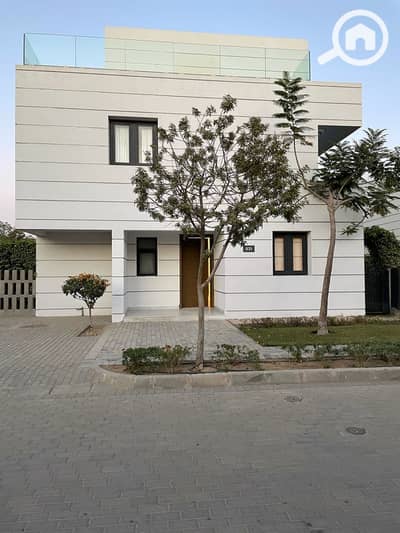 6 Bedroom Villa for Sale in Shorouk City, Cairo - IMG-20241216-WA0088. jpg