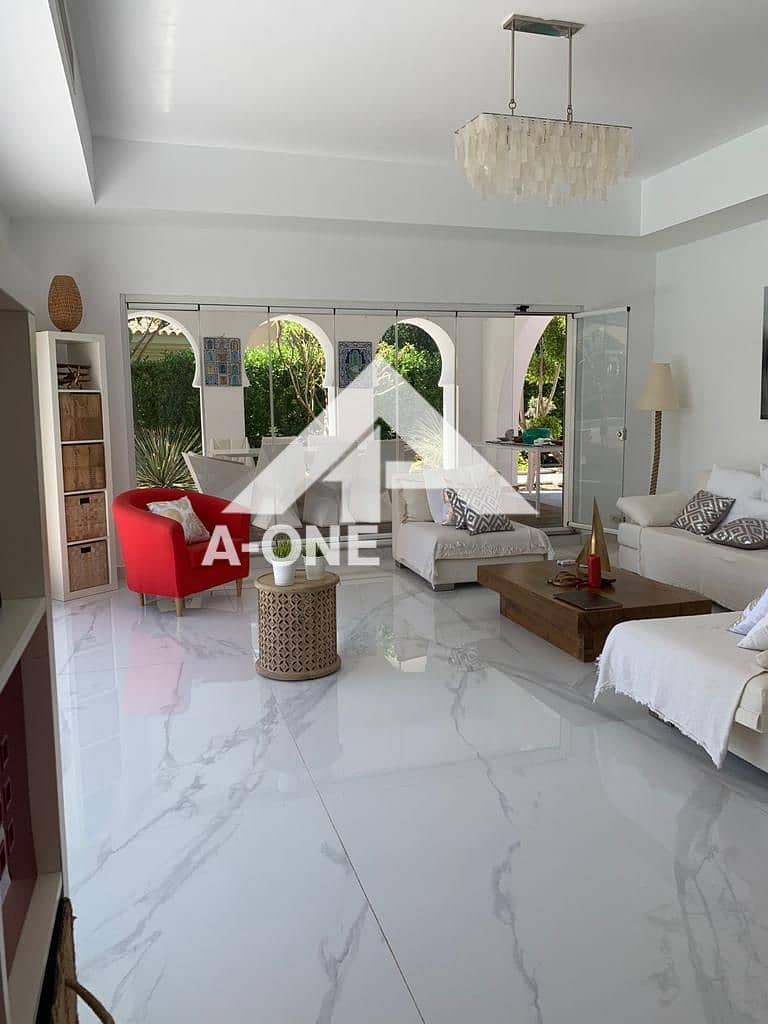 2 890557f5-49a8-47c1-a351-ec11b4cb12b4. jpeg