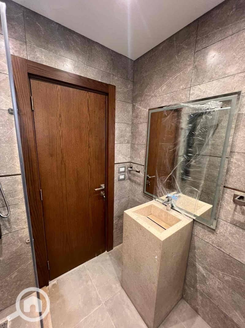 14 f5b09a42-77a5-4125-a536-a02a5b4c4b73. jpg