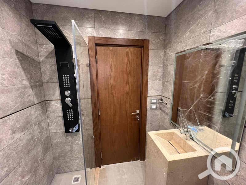 15 ef4142b3-d96c-4f8a-934e-0984682f74e9. jpg