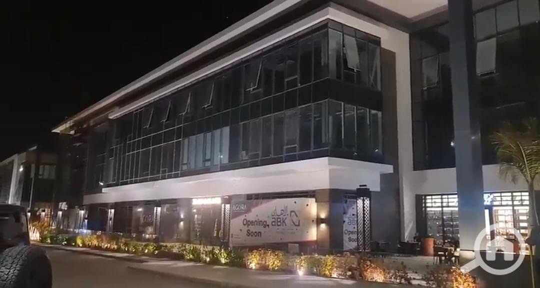 4 da30864e-98bd-445a-992c-97575c3ff30d. jpg