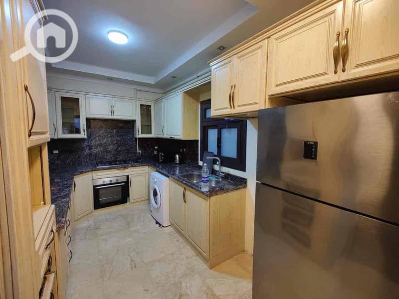 5 01afd9d1-312f-4b9c-97cd-0b76d3d5e2d7. jpg