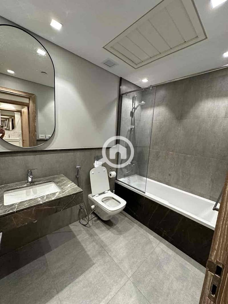 7 b10c3fcc-07a0-423f-a599-be52240f26a3. jpg