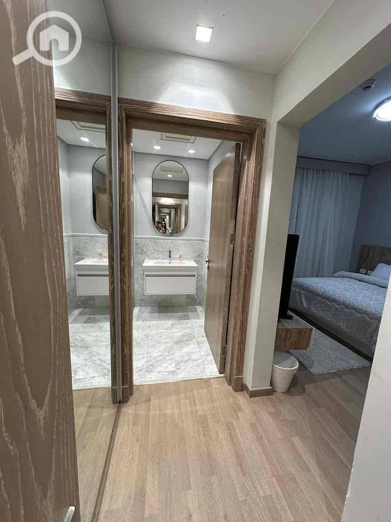 9 47c92c92-ec0f-4741-9b47-f795181440e4. jpg