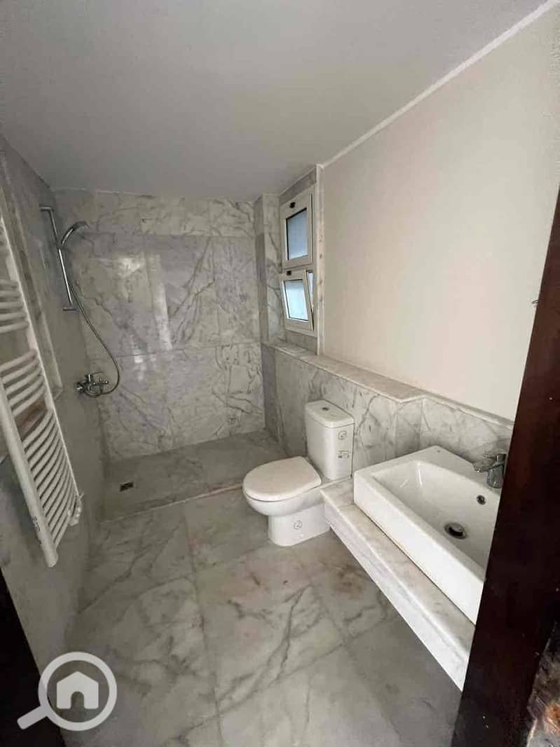 2 e98ad5e5-0d0b-4e2b-8488-1980bf946fa2. jpg