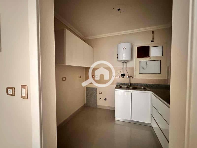 4 5315565d-045c-4ead-a277-7153ebce049d. jpg