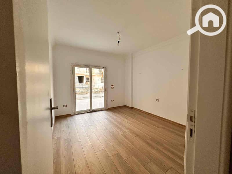 5 bc564c24-32c7-42a5-8881-798e21e9e8db. jpg