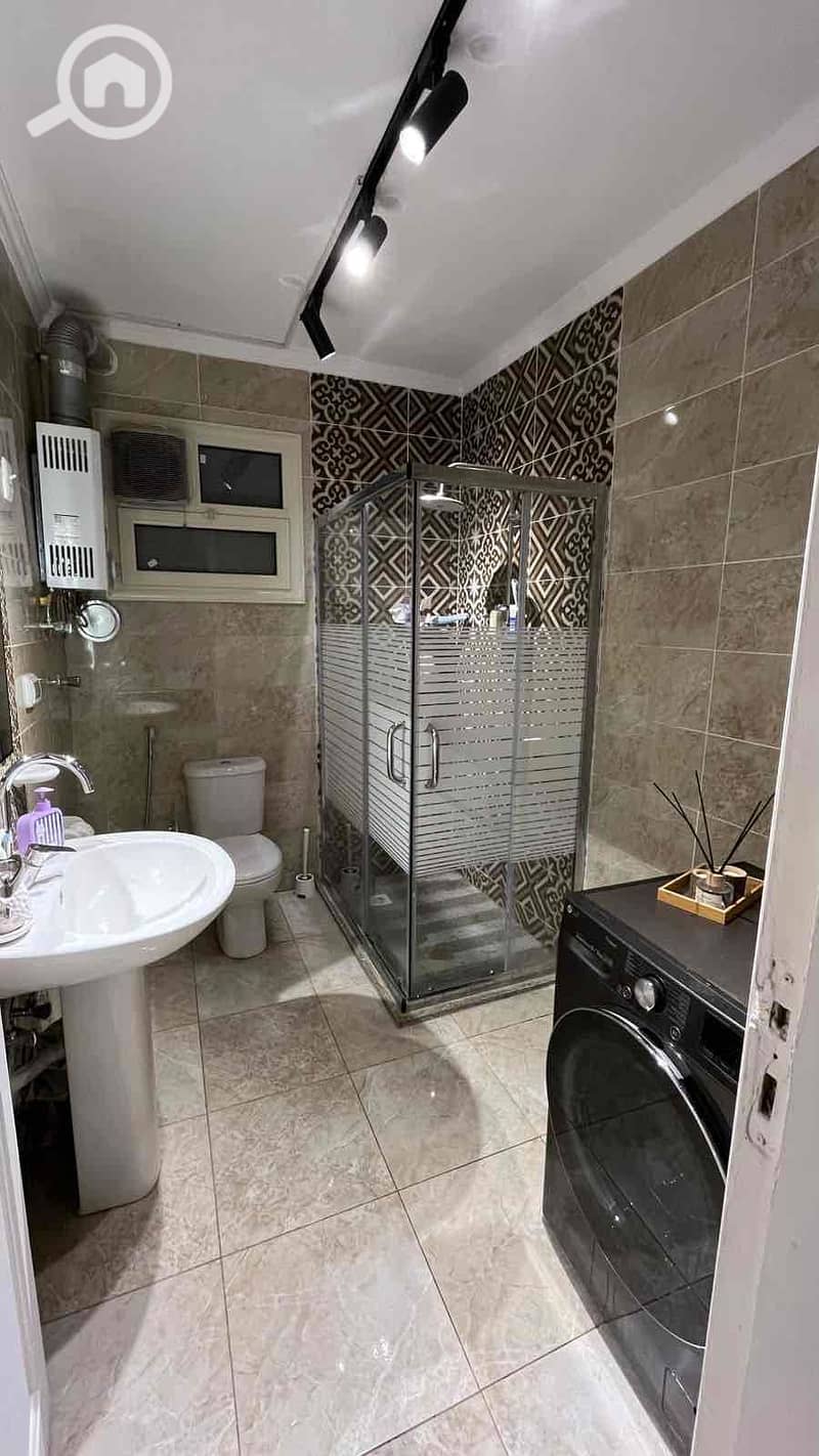 4 eddd321d-ebe7-422e-8f70-7c645b86db1f. jpg