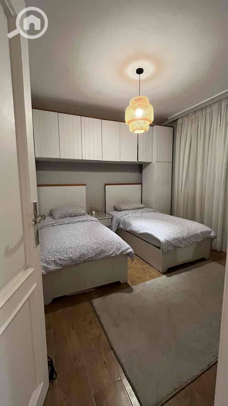 9 6a693eef-dca4-4894-8727-fc9fe7ffe384. jpg