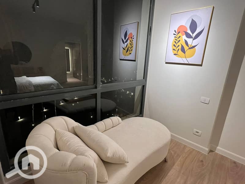 2 3bdb02ca-9169-4ee8-85db-5e7ac20b843b. jpg