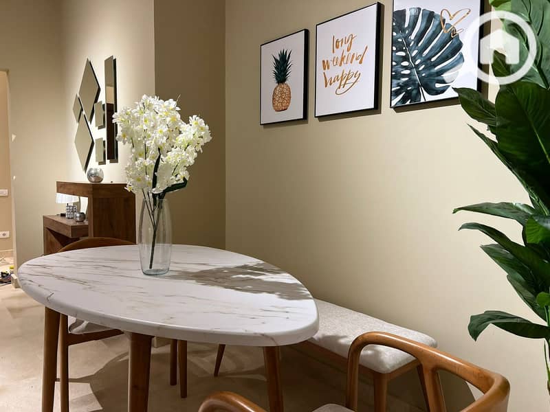 5 1ad094ed-7332-4873-a844-e0ca1a7e1e25. jpg