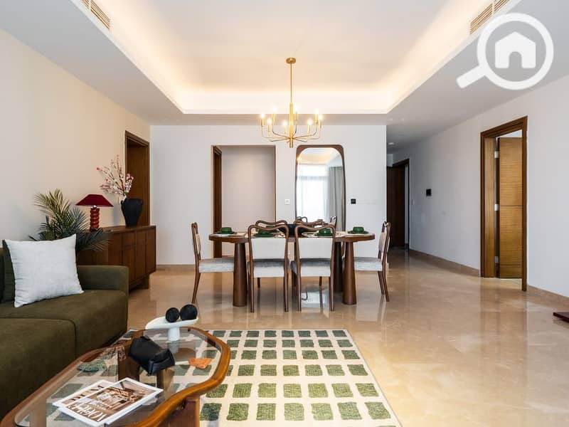 10 e9c8dda8-5bed-4c84-b33e-929601c1e256. jpg