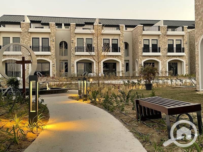 9 ea7fe976-53ea-4f54-9916-a53e28847c23. jpg