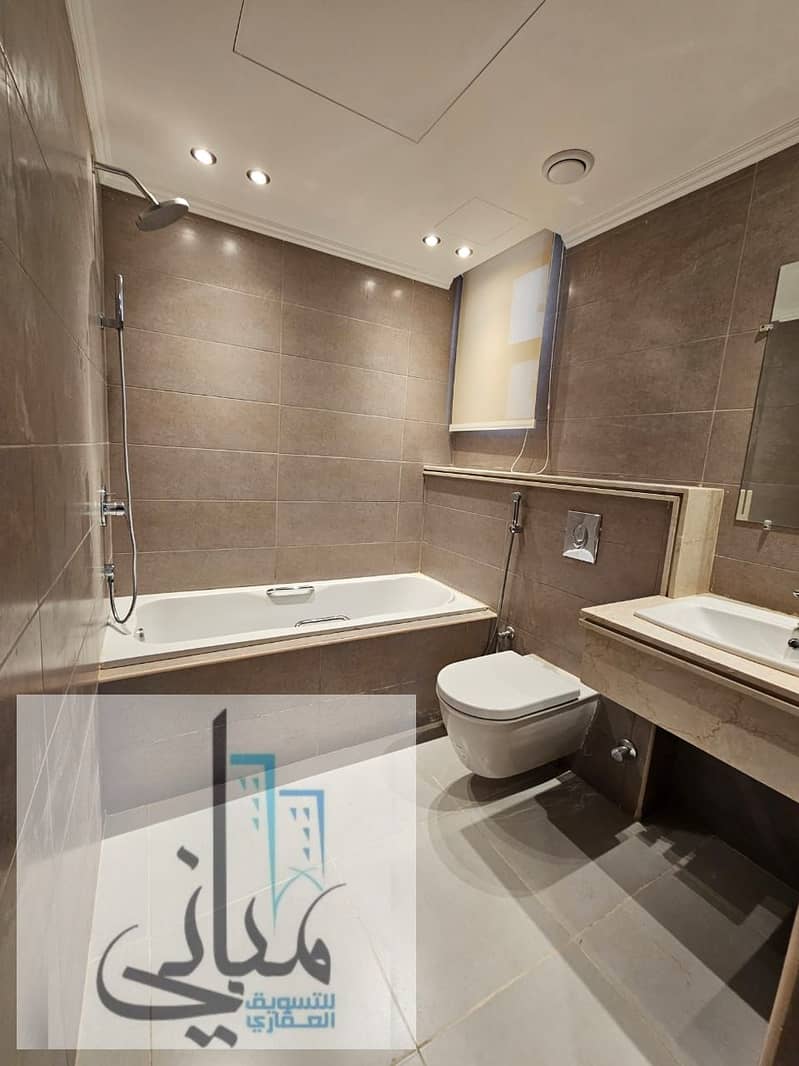 4 3cb521d8-e436-4732-84c2-3a01b21c3afe. jpeg