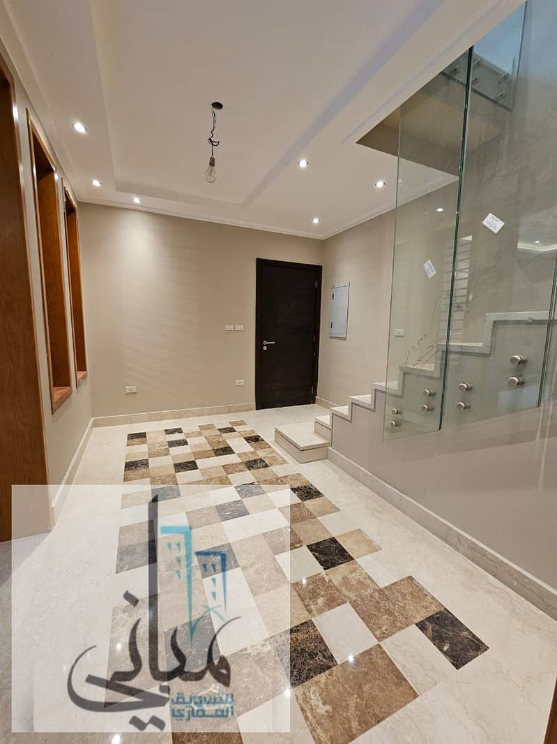 13 e28b6e2f-1faa-4406-ad58-c8d9250e96a3. jpeg