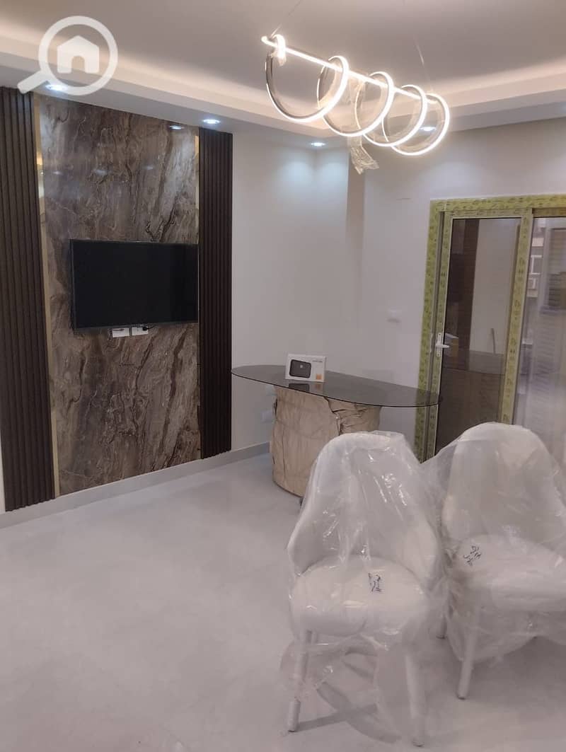 8 f35e99d4-7848-4952-bf4d-4a0a0e63b521. jpeg