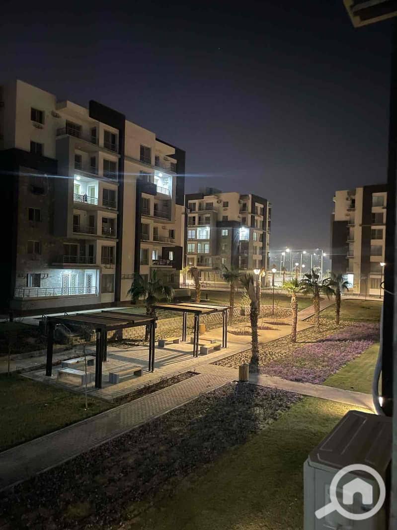 4 fb1e2585-3abc-4854-b906-0cc3ff1d2ae9. jpg