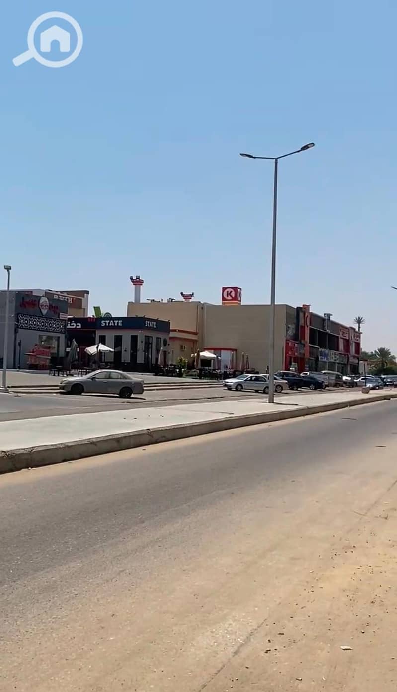 7 fef640fa-9abc-45ef-8b07-f71e52c8b8e6. jpg