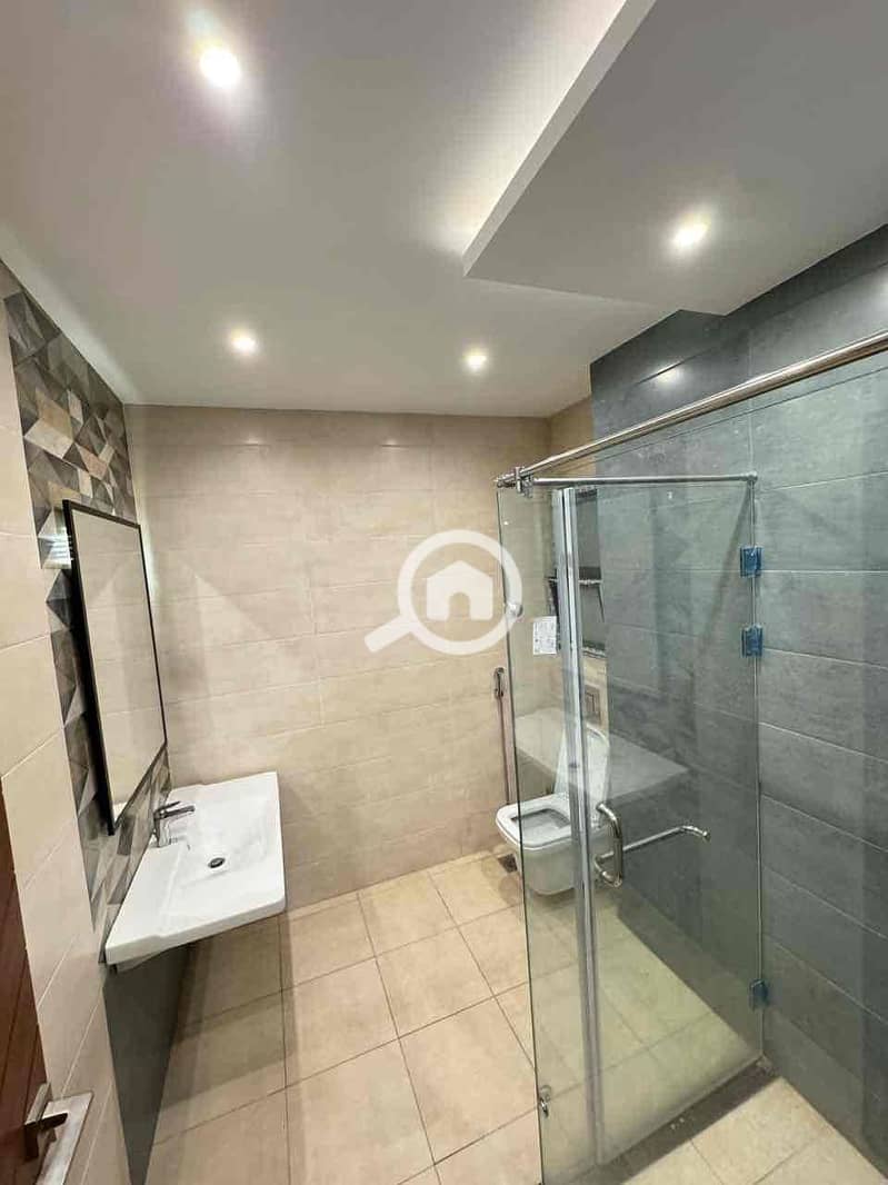 11 6d539ad8-74f5-42bc-939a-8e566e2a4608. jpg