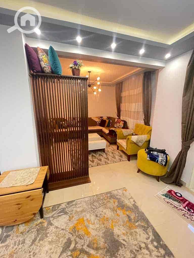 10 584254c4-7d93-47ac-bdc8-2c3bb4b2af0f. jpg