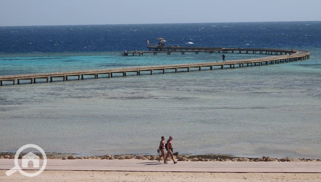 7 egypt-hurghada-soma-bay-beach-pier-orig. jpg