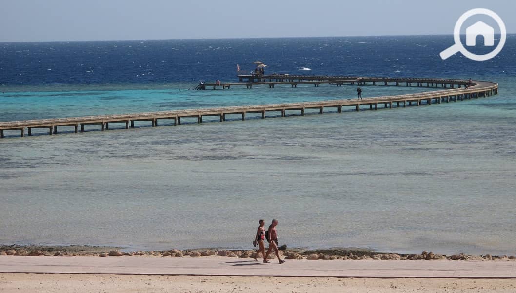 7 egypt-hurghada-soma-bay-beach-pier-orig. jpg