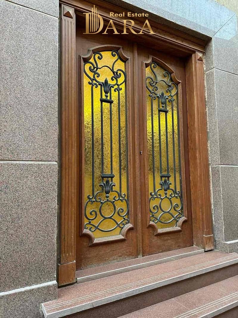 12 86f7aa01-a5c6-4505-b8cb-0ca82b9a778a. jpg