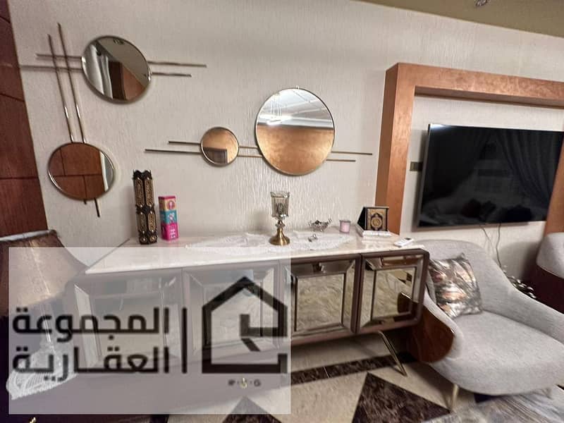 4 f989f9e5-47e6-45e6-8bad-9945241762e6. jpg