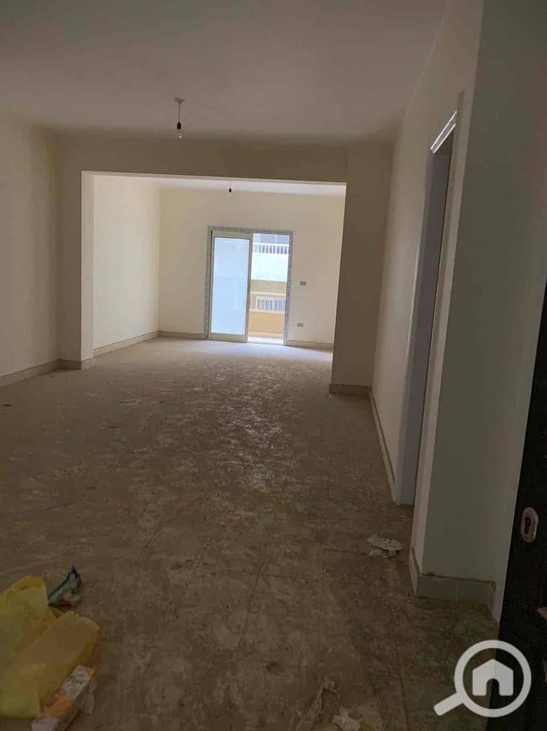 12 35e050b7-7195-4ba2-8d9d-01ddae0e7f80. jpg