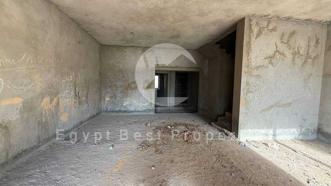 10 ca89165f-eb4c-4627-8940-f5fb44995040. jpeg