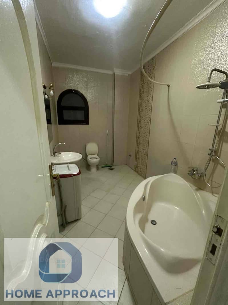 2 f846adfe-4a9f-4f70-be0b-461b88d76e7e. jpg