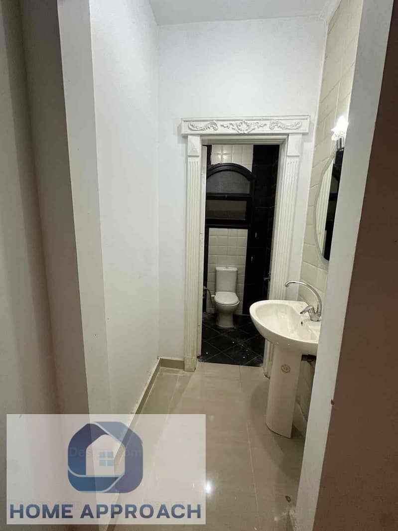 4 e0320530-6903-4e9f-a952-ecb8c6dddd23. jpg