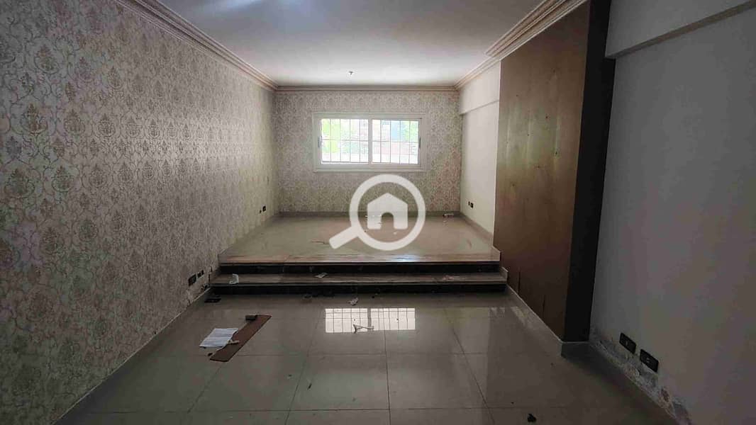 1000302834. jpg 1000302834. jpg