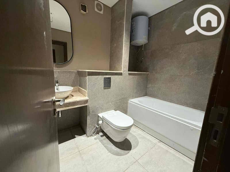 4 b104118c-2319-4dab-a32b-1711a2b7b118. jpg