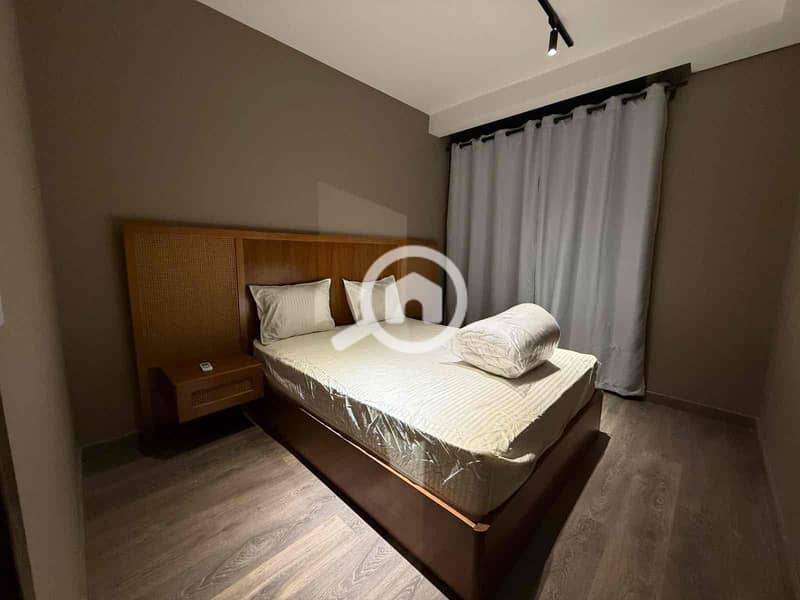 8 ede3fed7-ca77-4134-80f5-a46bba1b4863. jpg