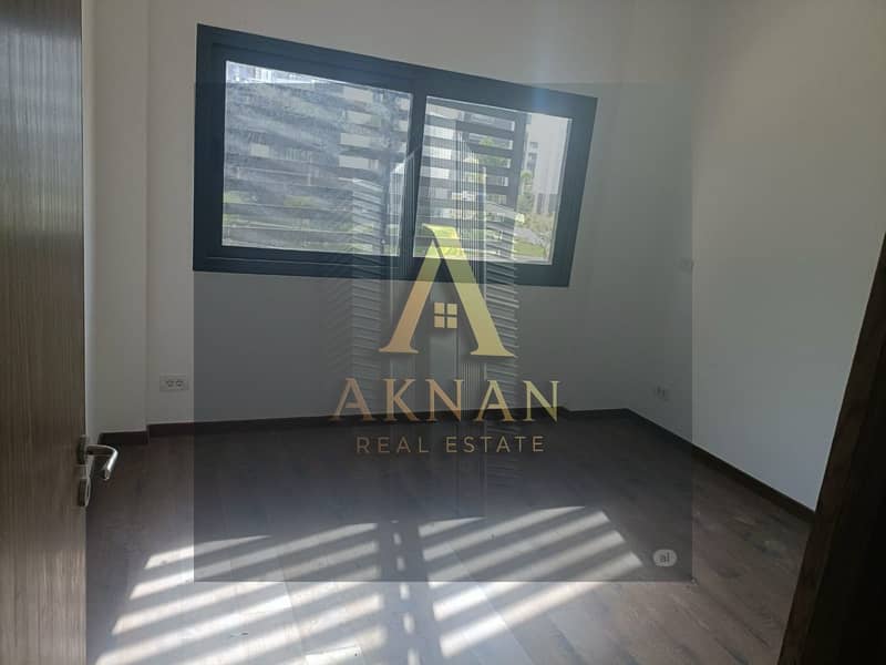 4 WhatsApp Image 2025-10-24 at 18.29. 43. jpeg