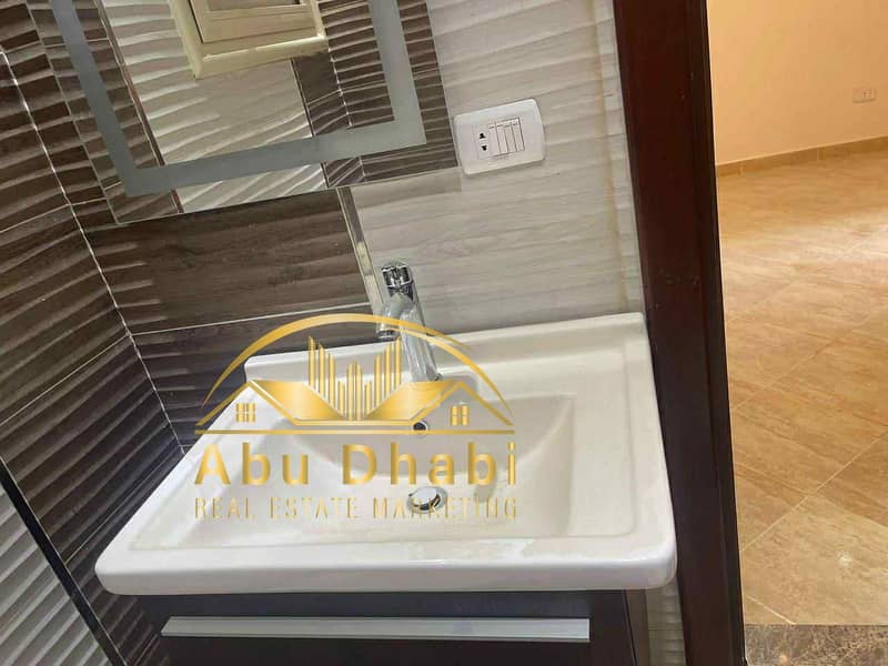 8 4ce44f4f-6106-48bc-a99b-0cdec17eb213. jpg