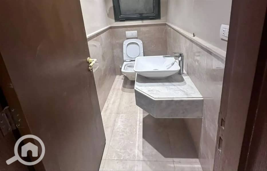 6 7060545-925a5o_1400x900. jpg