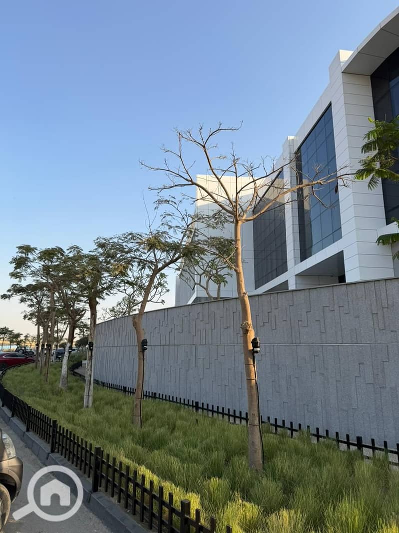 10 WhatsApp Image 2025-10-27 at 3.57. 32 PM. jpeg