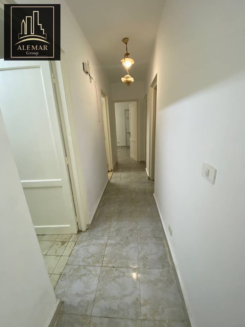 7 846765c8-c1e6-456f-b7ac-bd6e8ef9a113. jpeg