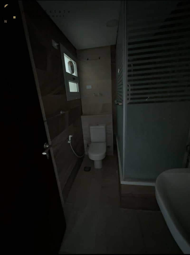 10 WhatsApp Image 2025-10-02 at 13.42. 22_503ce16c. jpg