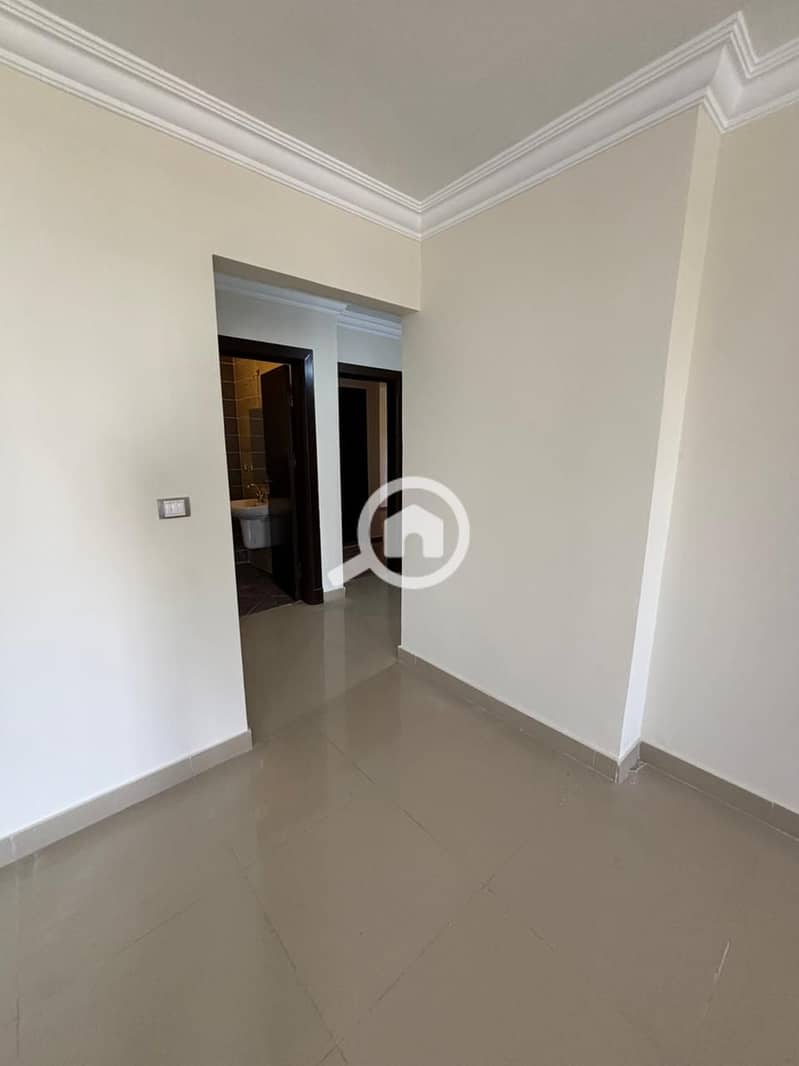 6 806e6a5d-01a1-4b10-9c3e-6aaded45898c. jpg