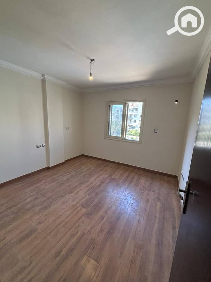 7 cdcf32cf-d047-41e7-888f-73e9c6005a71. jpg