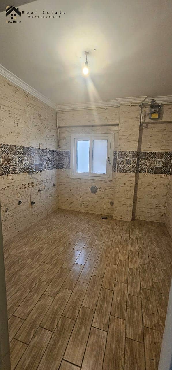 18 WhatsApp Image 2025-10-02 at 12.42. 53_caf74c94. jpg