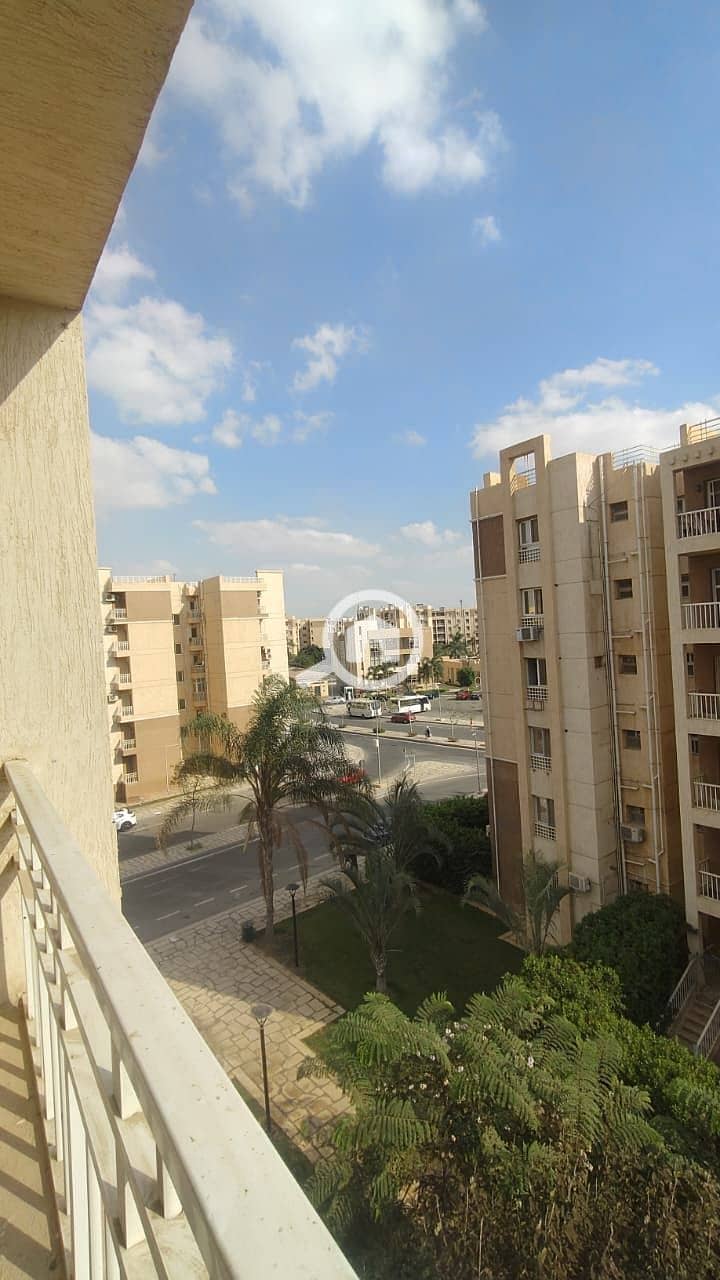 4 1a1ad781-bdb4-4c14-8d51-37c906cc4ba6. jpg