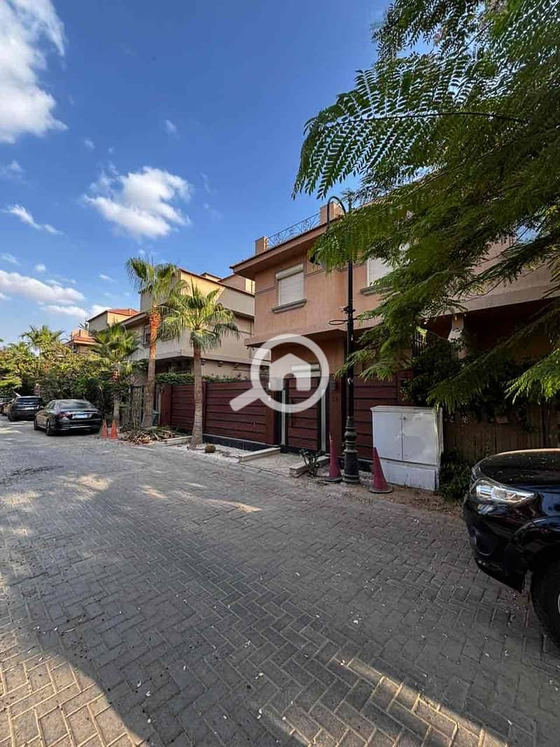 5 2b40272a-aada-4df9-abc1-3840426b229b. jpg