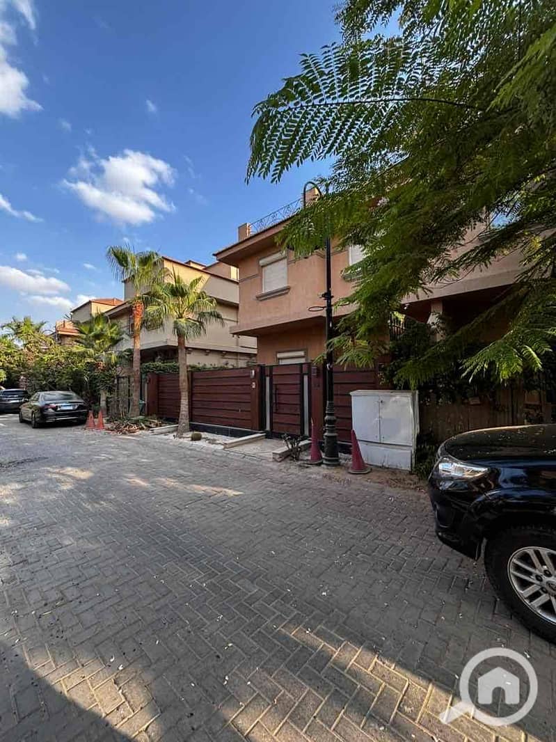 12 9cdb43e8-ed0d-4643-8652-0b78283e84e8. jpg