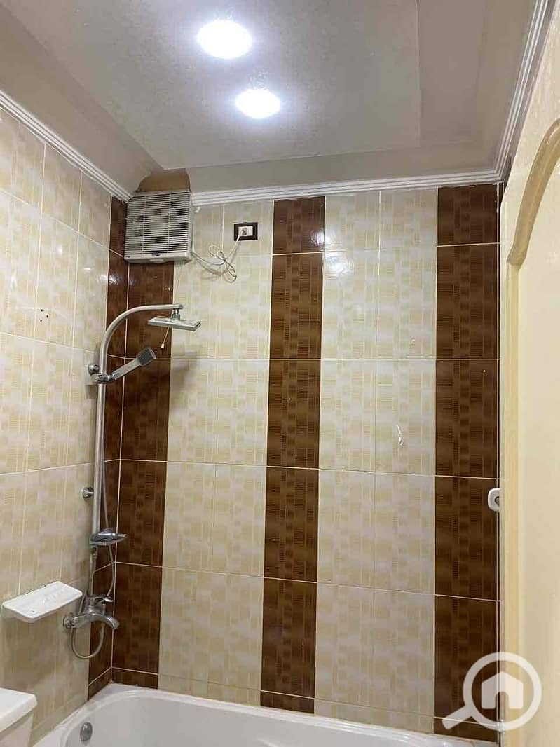 8 9e0dd31d-64a3-453e-82de-6930a9410e23. jpg