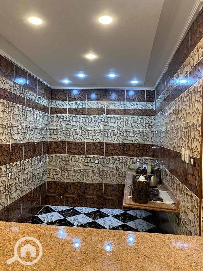 12 3c8042fa-9e5f-4856-983e-8a08f5874869. jpg